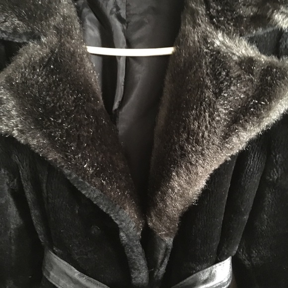 Black faux fur long coat with hood & pockets - Picture 3 of 8