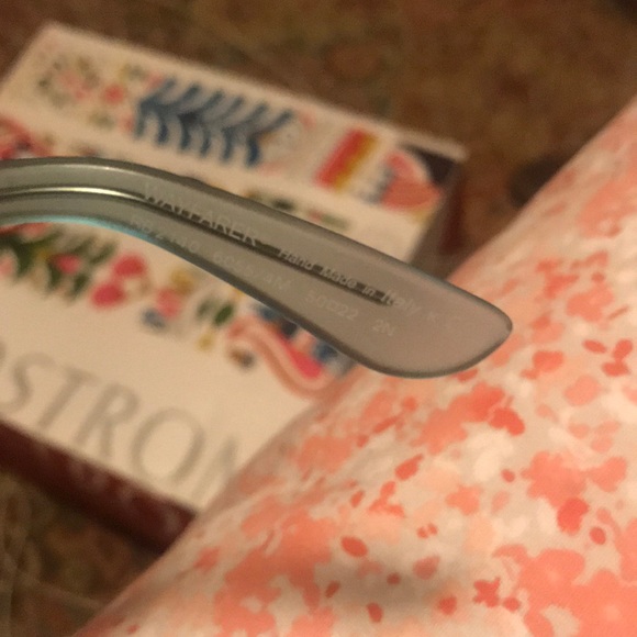 Sunglasses - Picture 5 of 6