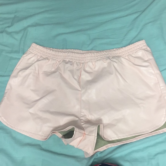 Baby pink faux leather shorts - Picture 1 of 2