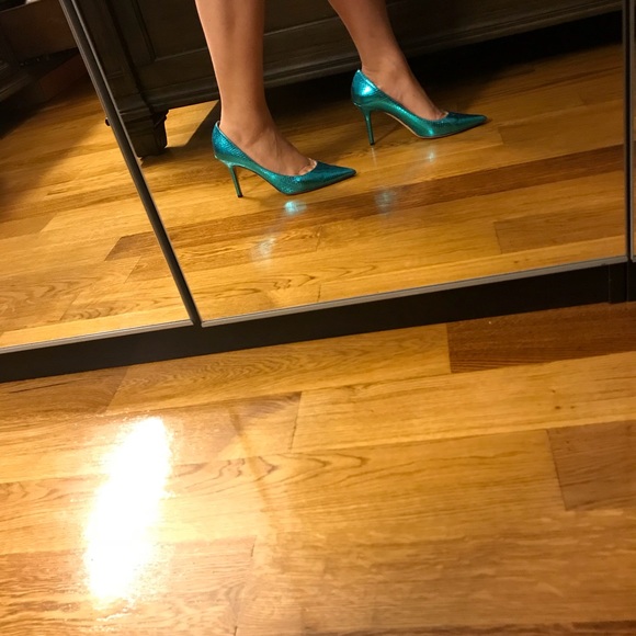 ❌❌SOLD❌❌Jimmy Choo Metallic Mermaid Anouk Pumps - Picture 5 of 8