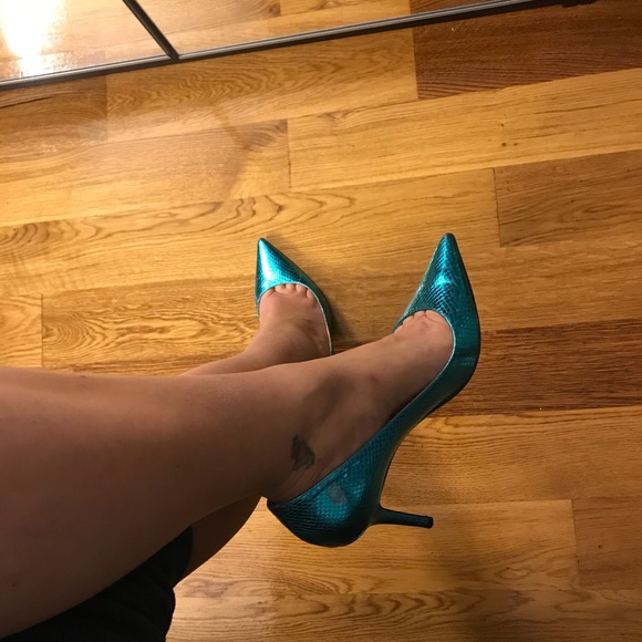 ❌❌SOLD❌❌Jimmy Choo Metallic Mermaid Anouk Pumps - Picture 6 of 8