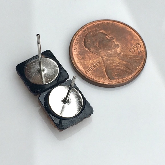 3 for 15🎀sm blue raspberry faux Druzy sq studs - Picture 5 of 5