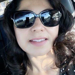 Meet your Posher, Lorena