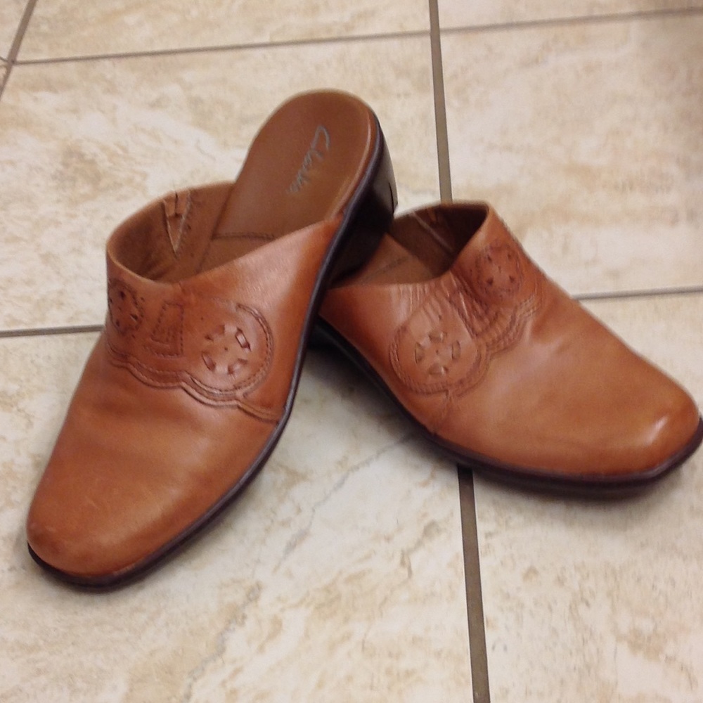 CLARKS Stylish Brown Mules