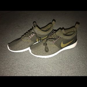 Women's Nike juvenate -olive