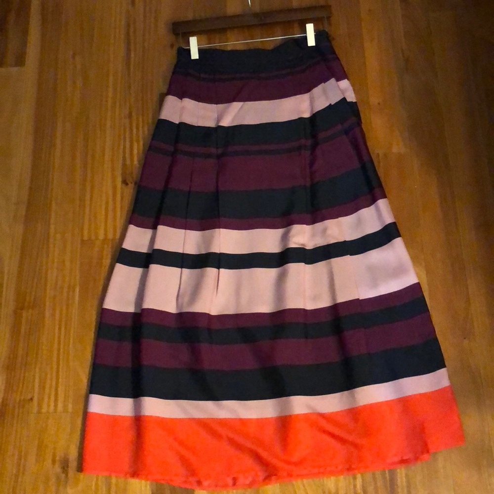 ANN TAYLOR Pleated Skirt