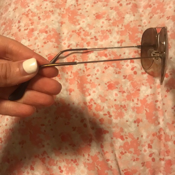 Sunglasses - Picture 3 of 5