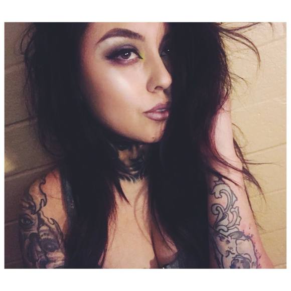 Meet your Posher, Celesse - Picture 1 of 1