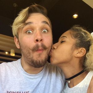 Meet your Posher, Dakota