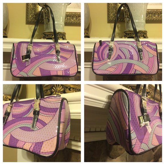 Cute Hobo Purse. Has one interior  pocket - Picture 1 of 8