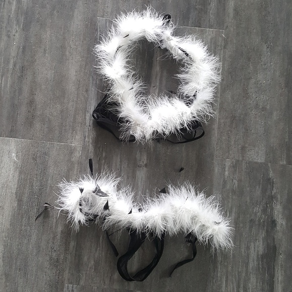White Fur Black Christmas Adult Costume - Picture 3 of 4