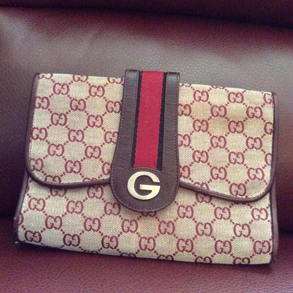 Vintage Gucci clutch