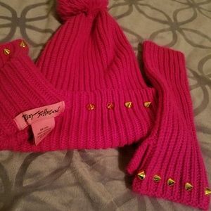 Betsy Johnson beany and fingerless glove set
