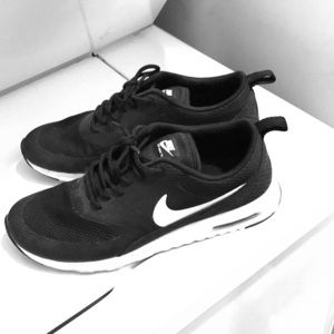 NIKE Air Max Thea