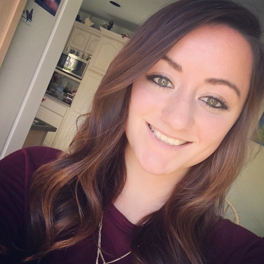 Meet your Posher, Holly