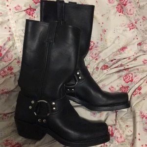 Frye black leather Harness 12r like new size 8 1/2