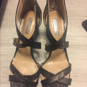 BCBG  metallic, strap wrap new size 9 heel shoes