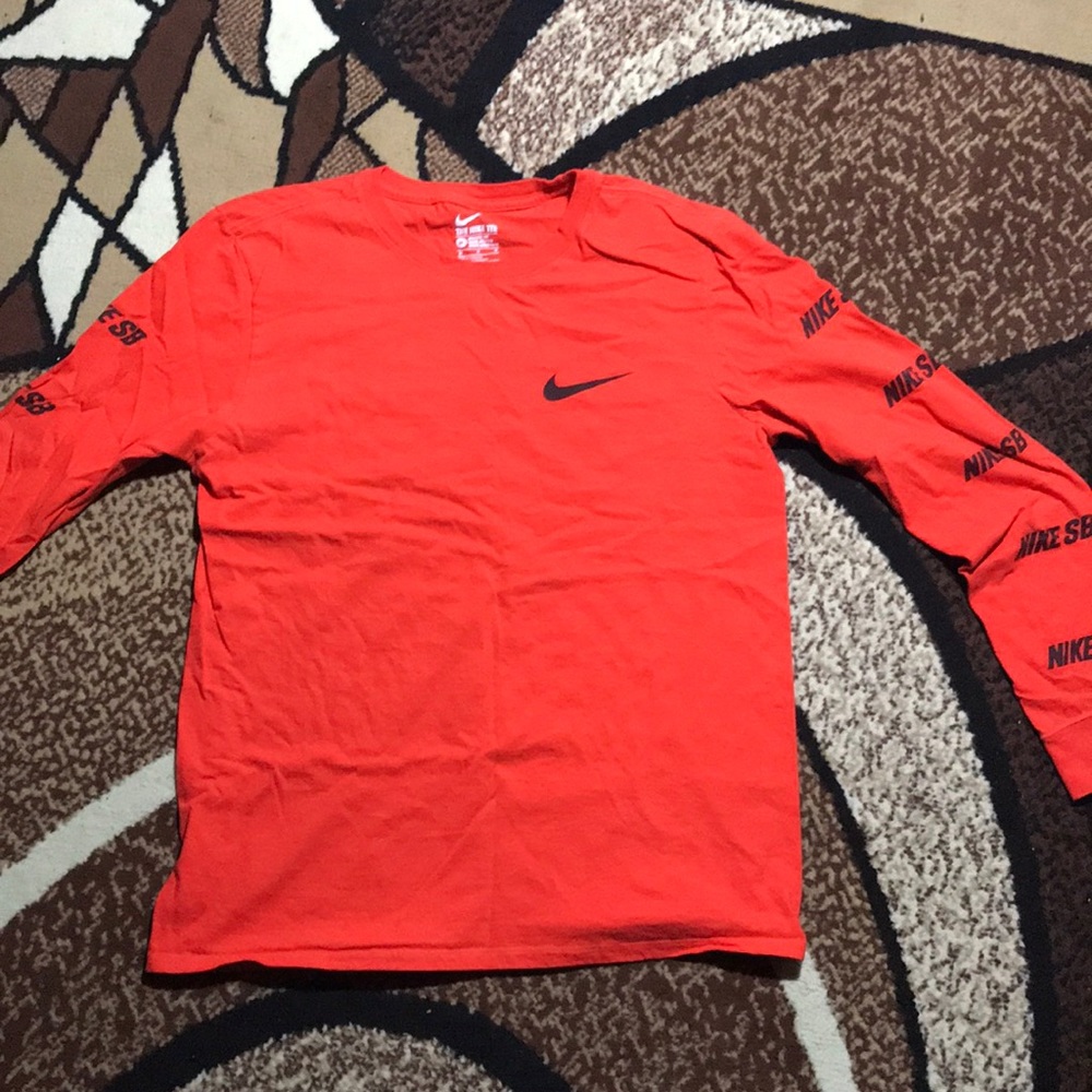 Nike SB shirt