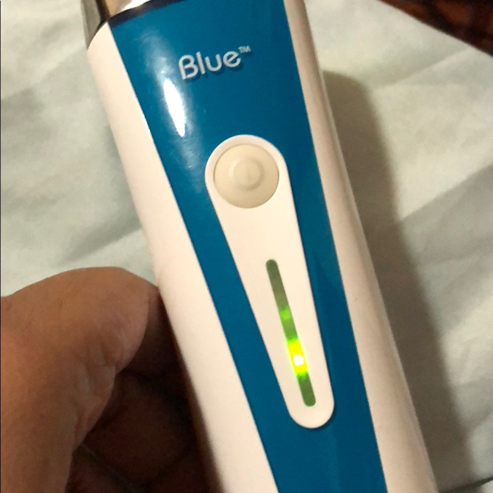 Blue light acne treatment silkn