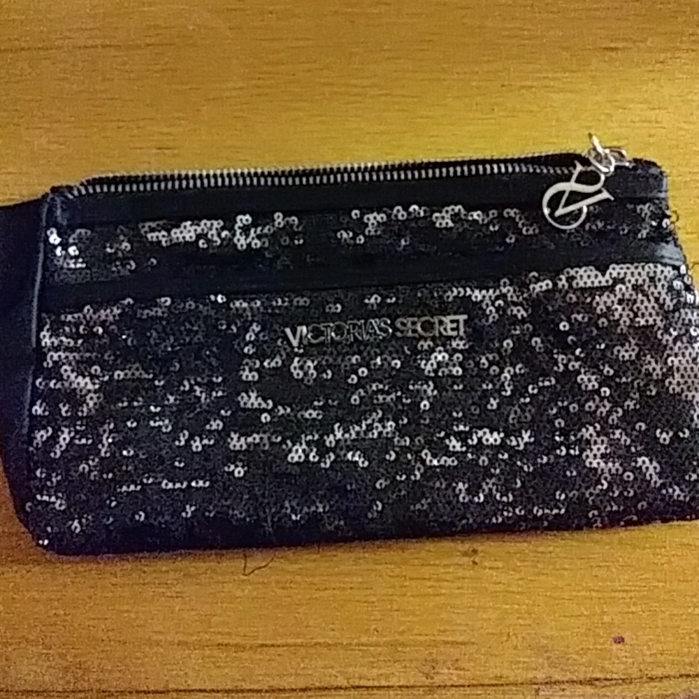 Clutch - Picture 3 of 3