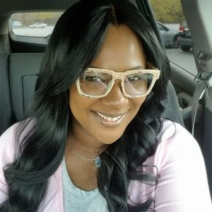 Meet your Posher, Monique