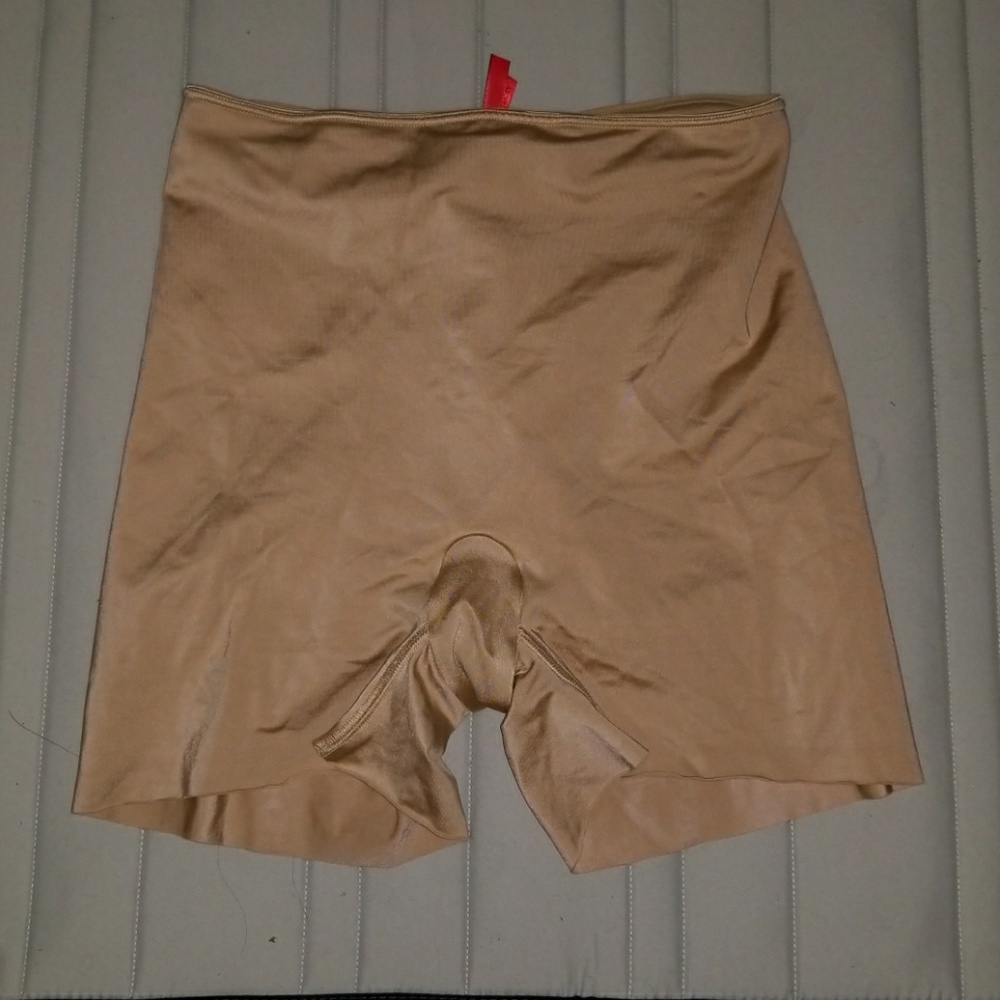 Spanx nude shorts size M