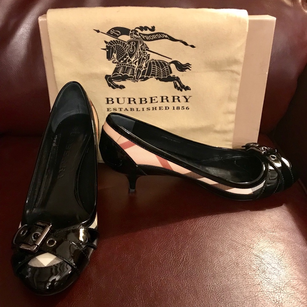Burberry Black Nova Check Pumps