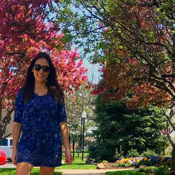 Meet your Posher, Lorena - Picture 1 of 1