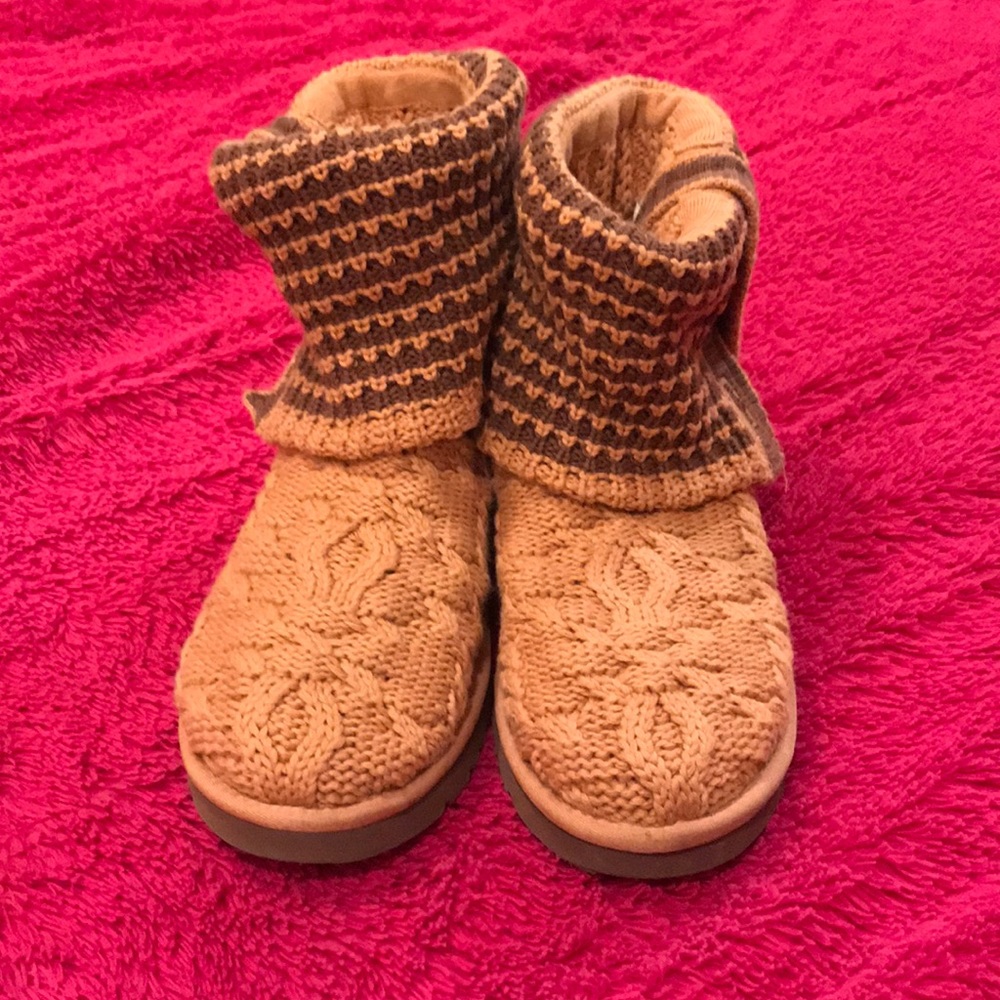 Tan knitted UGG boots