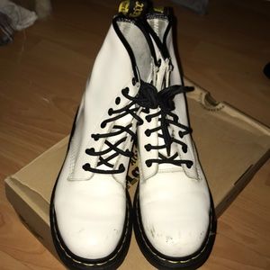 🖤DR MARTENS BOOTS (must go)🖤