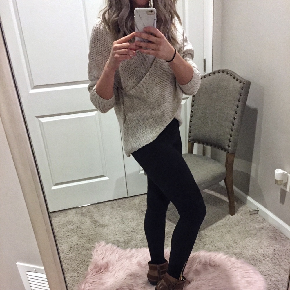 ⚡️TONIGHT ONLY⚡️Surplice / Wrap Sweater - Picture 3 of 4