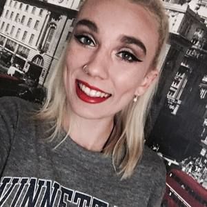 Meet your Posher, Hannah