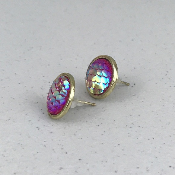 Mermaid Scale Iridescent Round Stud Earrings - Picture 3 of 7