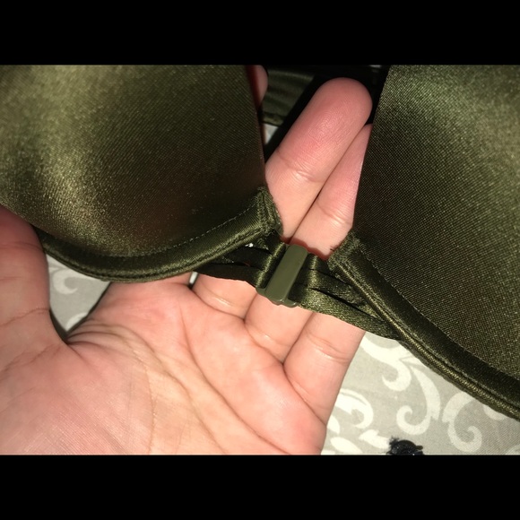 Victoria’s Secret Bombshell Bras 32C - Picture 3 of 8