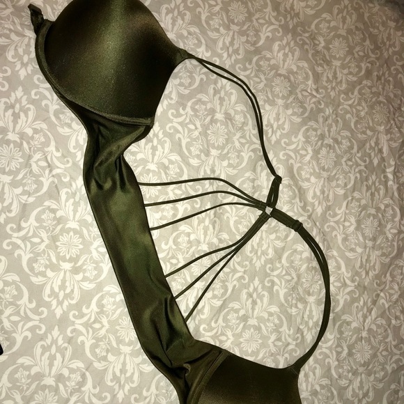 Victoria’s Secret Bombshell Bras 32C - Picture 4 of 8