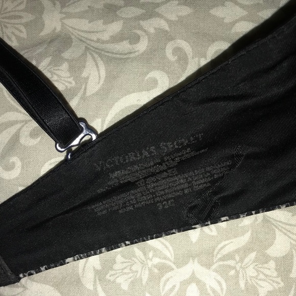 Victoria’s Secret Bombshell Bras 32C - Picture 8 of 8