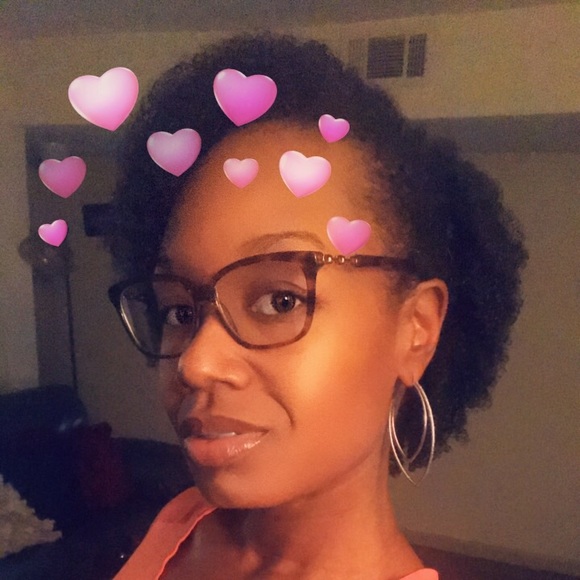 Meet your Posher, Heather - Picture 1 of 1