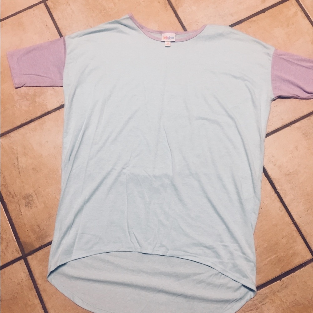 LLR IRMA TOP Xs. Lavender and very light teal.
