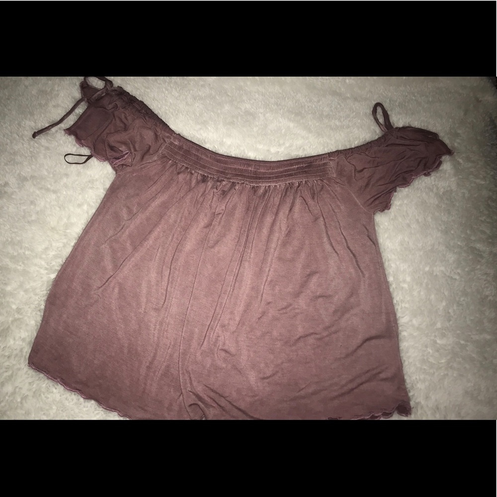 American Eagle off the shoulder shirt