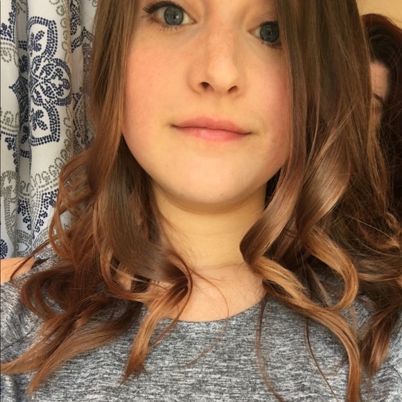 Meet your Posher, Megan - Picture 3 of 3