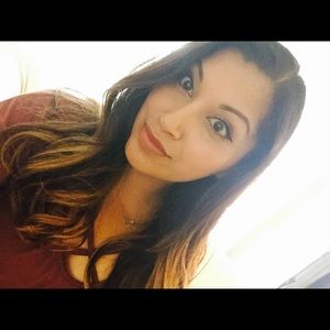 Meet your Posher, Leticia