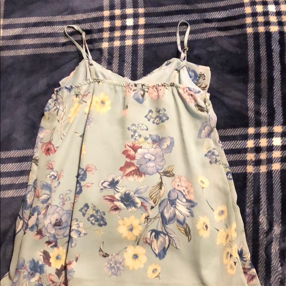 Floral Ruffle Tank Top - Picture 2 of 3