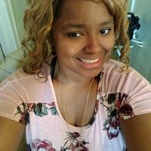 Meet your Posher, Candy