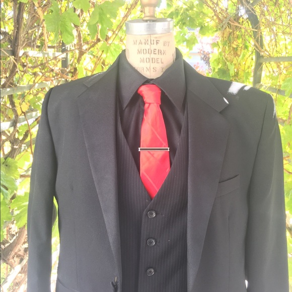 Black Suit w/ - Picture 4 of 4