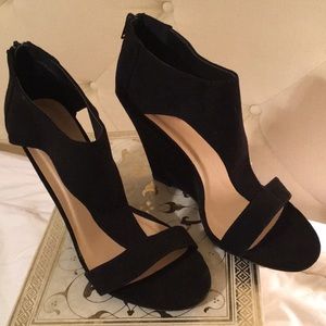 Women’s Just Fab LORRIENNE BLACK Suede 8.5M Wedge