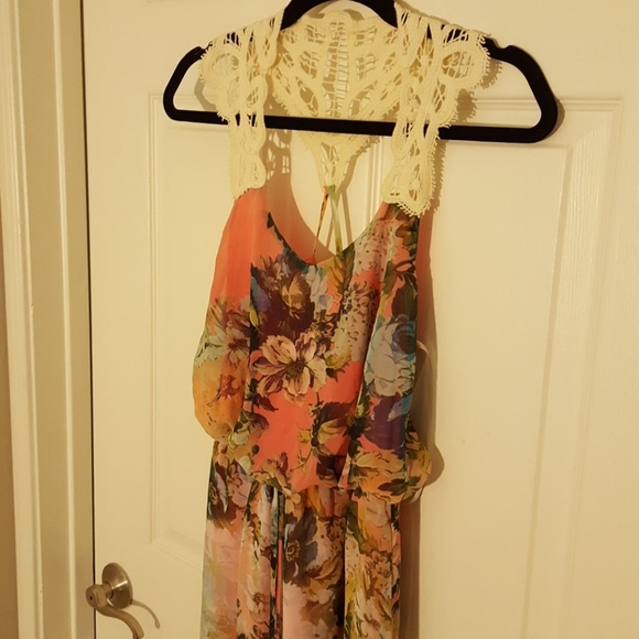 City Triangles Floral Dress - Picture 2 of 6