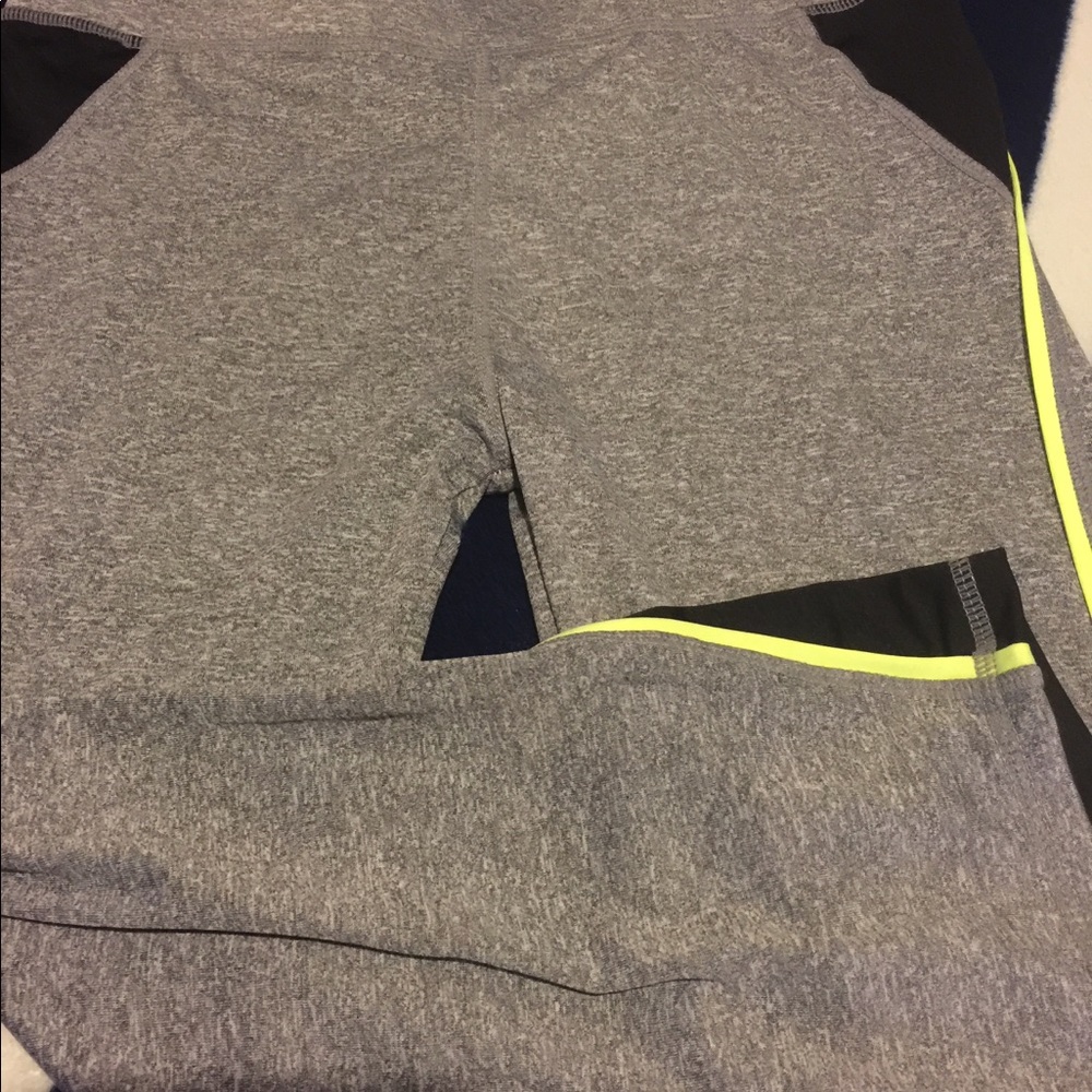 Workout pants - Picture 2 of 5
