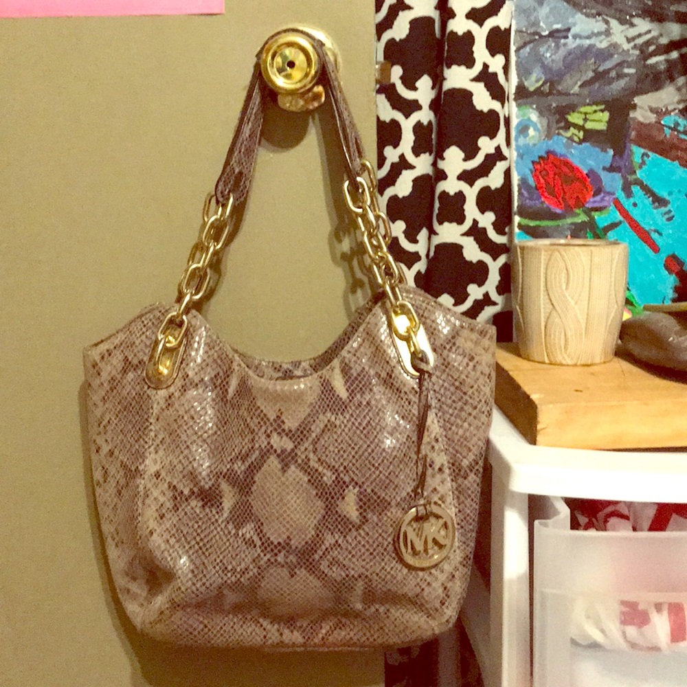 •Authentic•MK•Hobo•with•Gold•Detail•