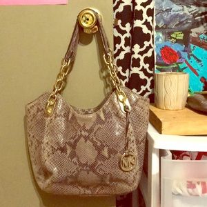 •Authentic•MK•Hobo•with•Gold•Detail•