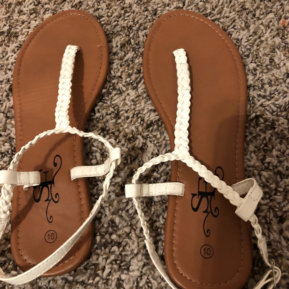 Thong sandals